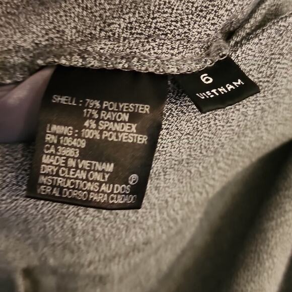 Tahari Gray Two Piece Womens Suit, Size 6 - Picture 13 of 13